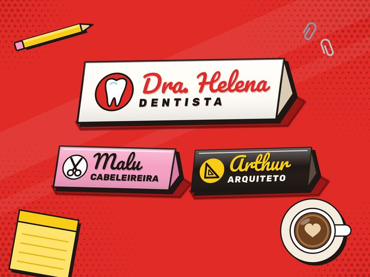 Ilustração de três placas de mesa com nome e profissão: dentista, cabeleireira e arquiteto